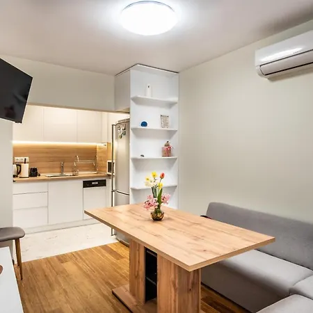 Radi's Coastal Chic Appartement Varna